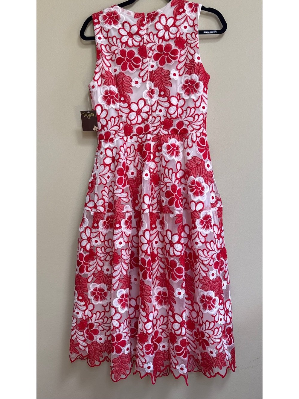 Red & White Floral Lace A-Line Scalloped Dress - Picture 6 of 8